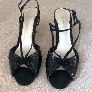 💸⬇️ Caparros black sequined sandal heels. Used